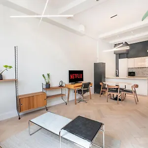  Apartment Perfect For 6 - 2 Bedroom 2 Bathroom By The Famous Hammersmith Riverside