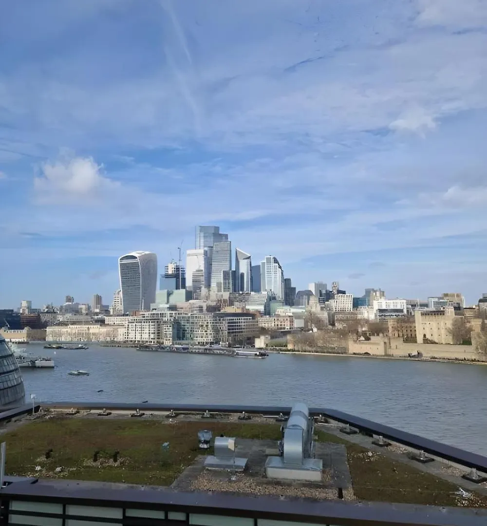 3 Million Pound Luxury Large Tower Bridge Direct Views Sleeps 6 Apartment London