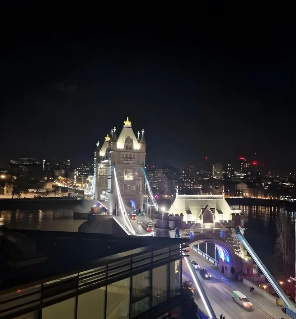 3 Million Pound Luxury Large Tower Bridge Direct Views Sleeps 6 Apartment London United Kingdom