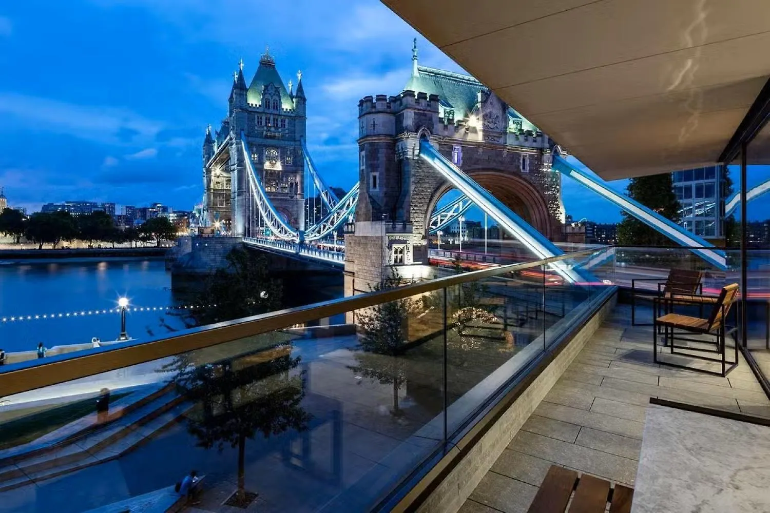 3 Million Pound Luxury Large Tower Bridge Direct Views Sleeps 6 Apartment London